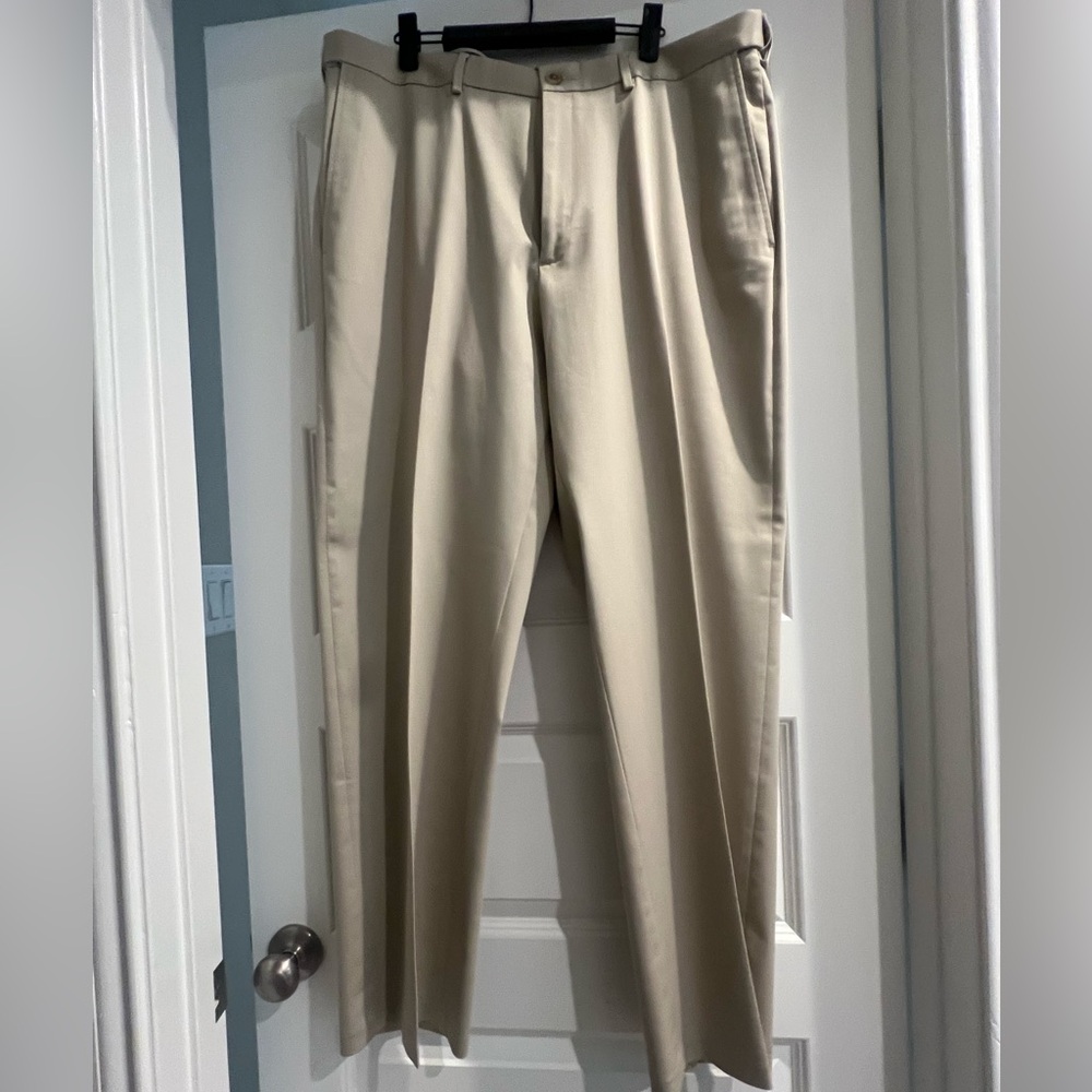 Haggar, Men’s Tan Pants, Size 38x32, Flat Front, No Cuff